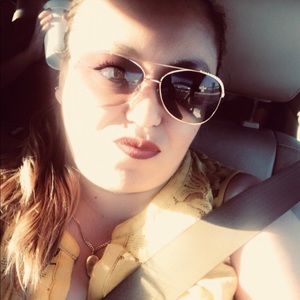 Meet your Posher, Norma